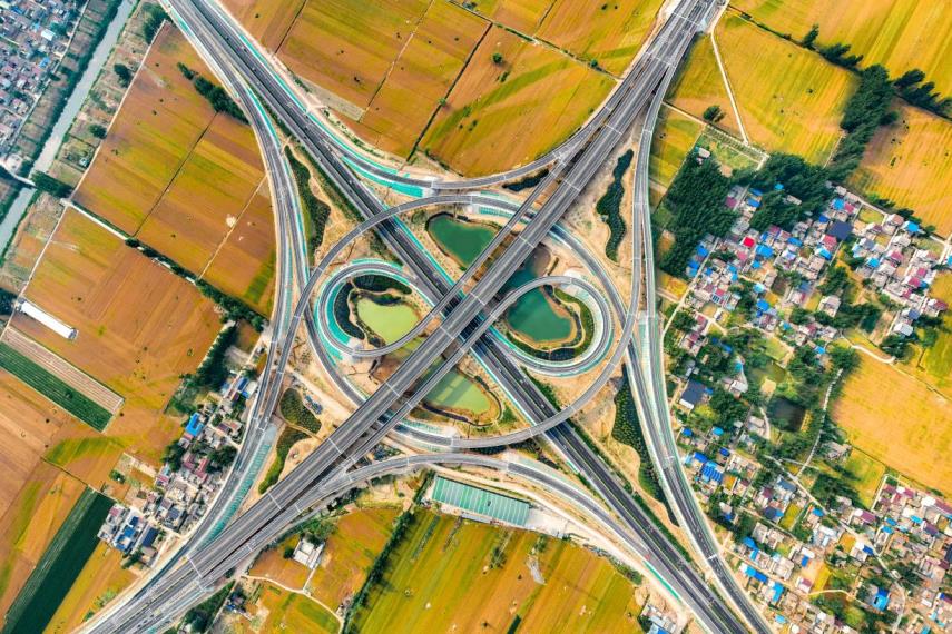 安徽建工自主投資建設(shè)的徐淮阜高速。安徽建工集團(tuán)供圖